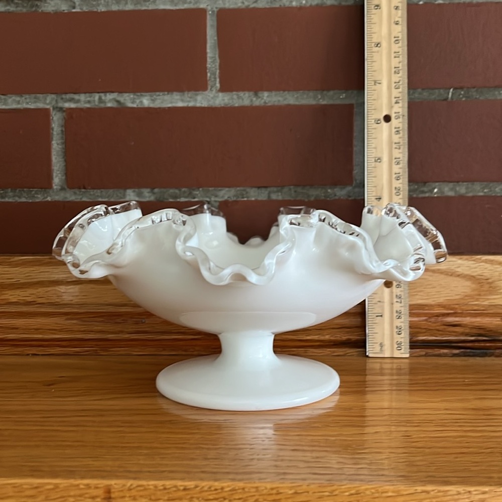 Glass Ruffled Edge Bowl - Picture 5 of 6
